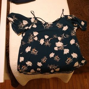 Kaileigh XL cold shoulder top